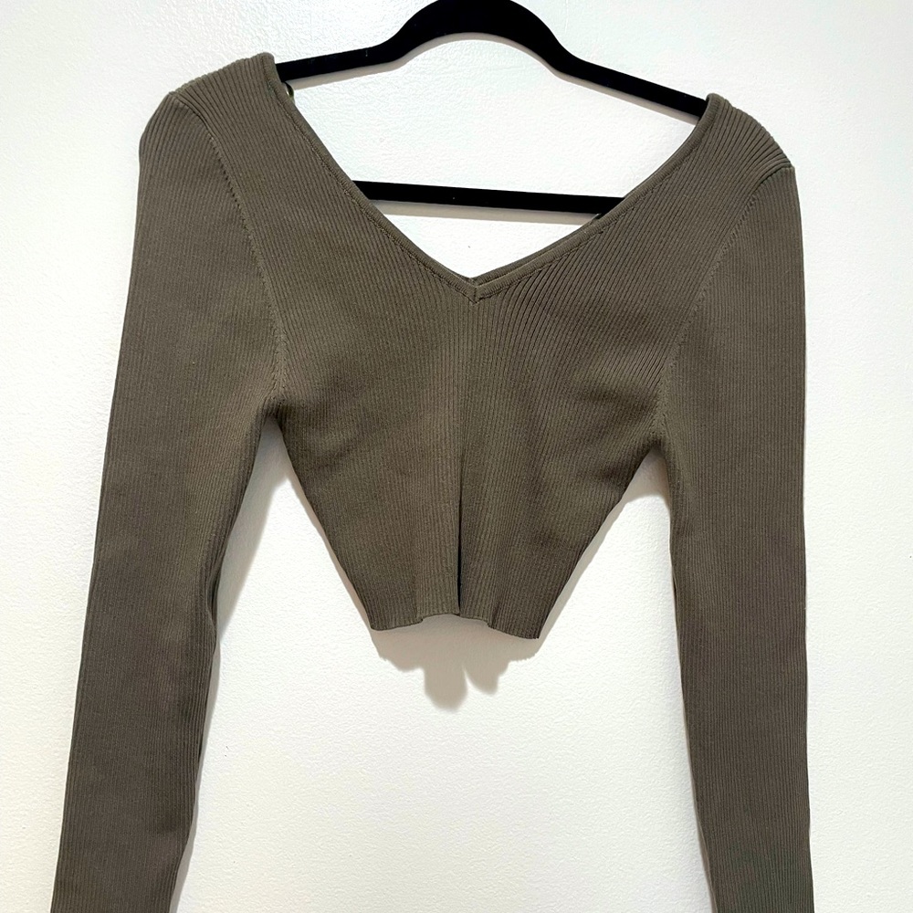 New — Cropped Ribbed V-Neck Sweater